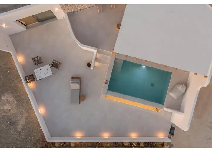 Leuki Milos Adamantas (Milos)